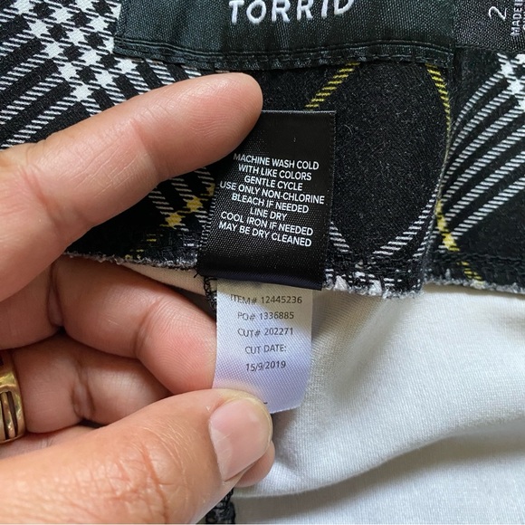 TORRID Skinny Wide Stretched Waistband Checkerd Plaid Legging 2X‎ - Picture 6 of 10